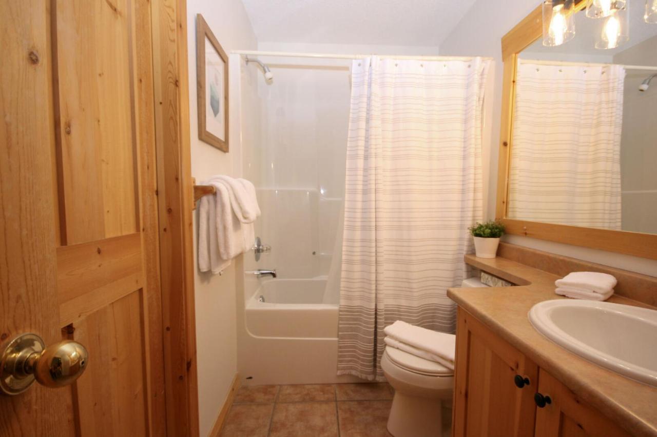 Crystal Forest 2Br Ski In Ski Out With Private Hot Tub Sun Peaks Exterior photo