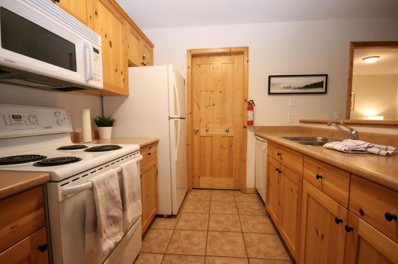 Crystal Forest 2Br Ski In Ski Out With Private Hot Tub Sun Peaks Exterior photo