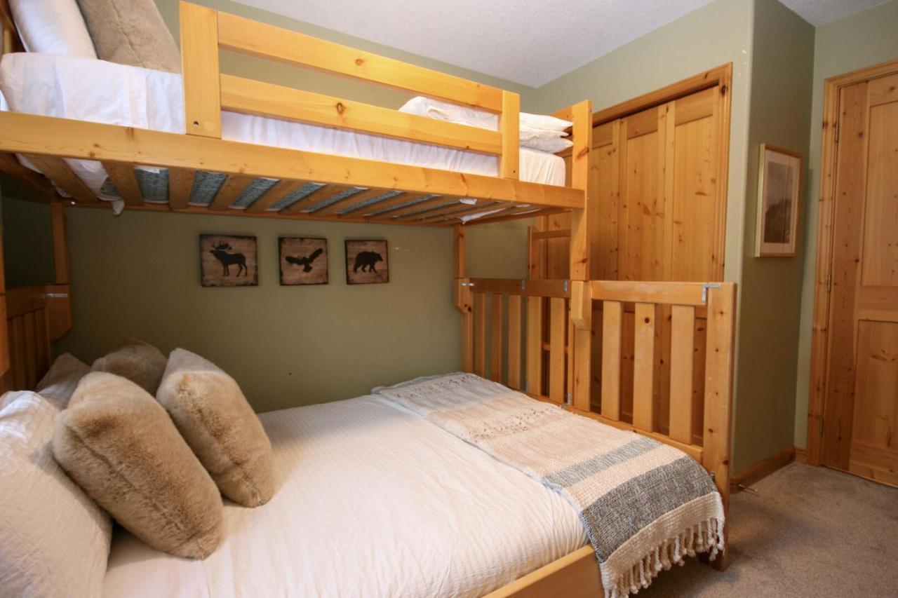 Crystal Forest 2Br Ski In Ski Out With Private Hot Tub Sun Peaks Exterior photo